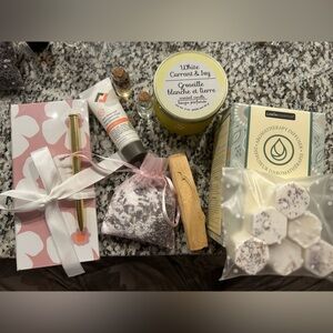 Aromatherapy Gift Set with Wax melts and Lavender bath bomb